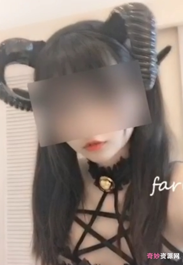 “迷人白丝卵！猫形人偶Fariskitten最全产卵视频合集，附带零碎视频，大小超过5.1G！”